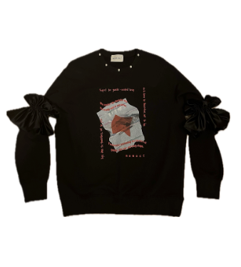 sweatshirt with arm scrunchie