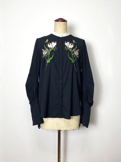 レーヨンストレッチ(グロリオサ刺繍)／ブラウス